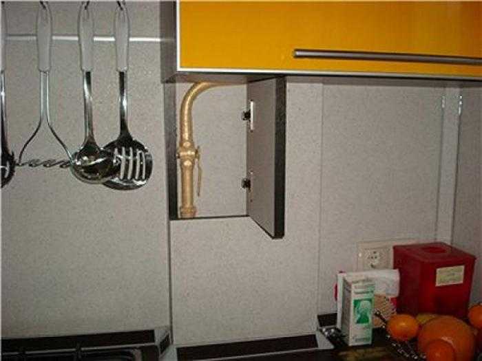 Как спрятать газовую трубу на кухне: можно ли, варианты чем закрыть шланг и счетчик при ремонте