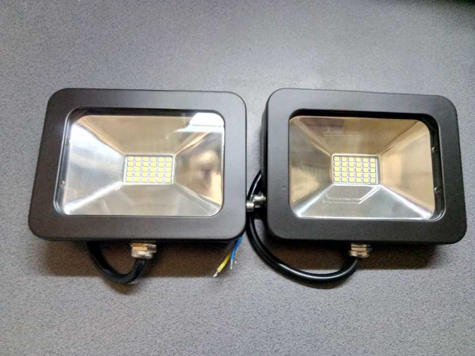 Светодиодный прожектор для дачи - как выбрать?
