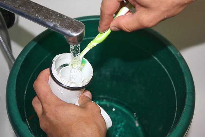 Чем прочистить канализационные трубы в домашних условиях. как быстро и эффективно прочистить канализацию в домашних условиях