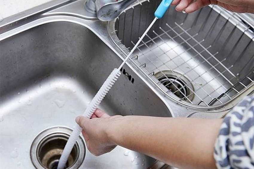 Рецепты и методы, как прочистить засор в раковине в домашних условиях самостоятельно