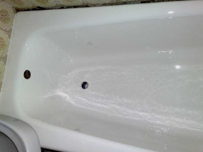 Чем качественнее реставрировать ванну: акрил или эмаль?