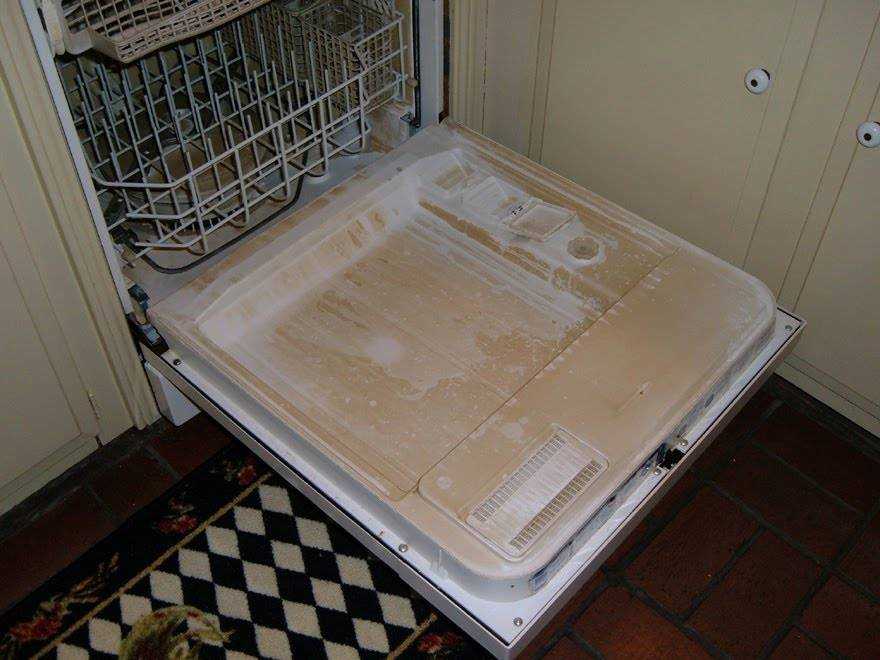 Остается налет на посуде после посудомоечной машины. почему остается белый налет на посуде после посудомоечной машины