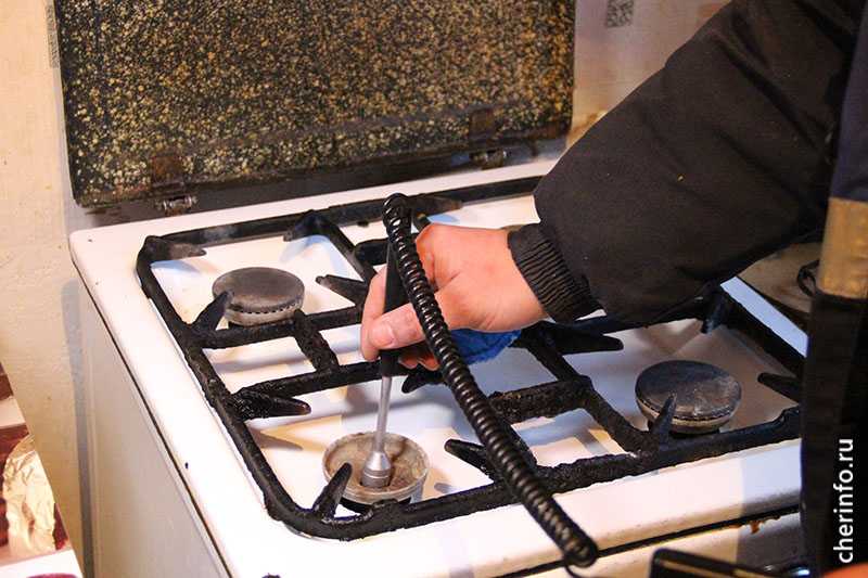 Что делать если не зажигается газовая горелка плиты