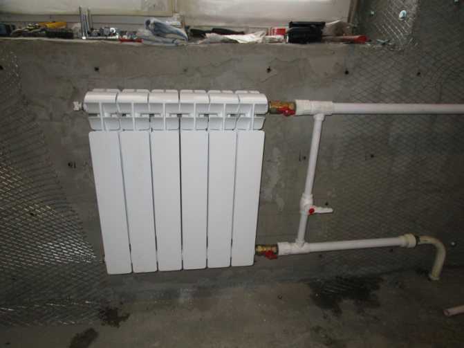 Монтаж радиаторов отопления своими руками: правила и порядок установки