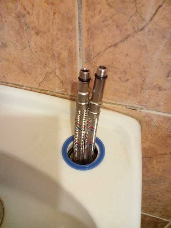 Труба для смесителя в ванной