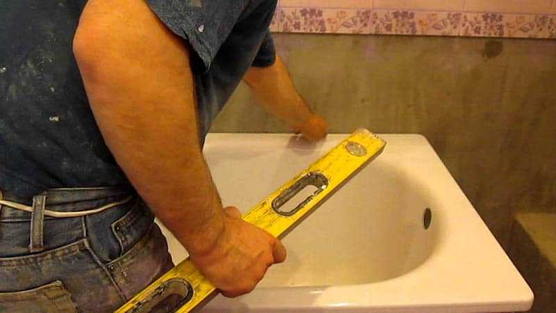 Установка стальной ванны своими руками: как установить сантехнику