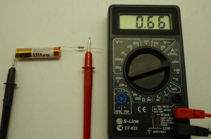Как измерить напряжение в розетке мультиметром
