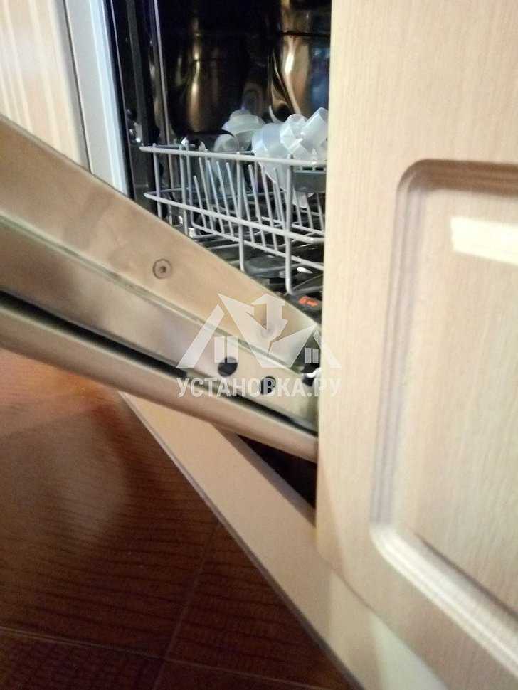 Монтаж дверцы посудомоечной машины