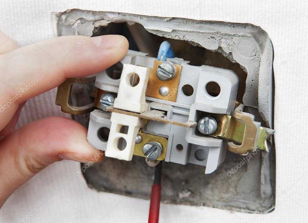 Как ремонтировать выключатель света