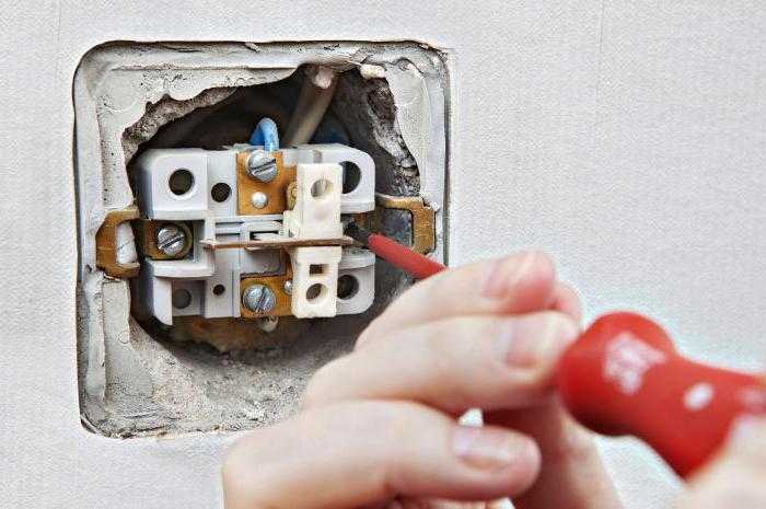 Как происходит ремонт выключателей