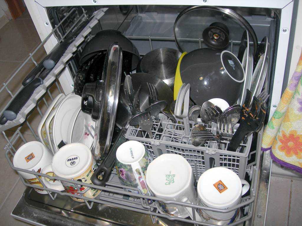 Как правильно загружать кастрюли в посудомойку – особенности расположения и предупреждения