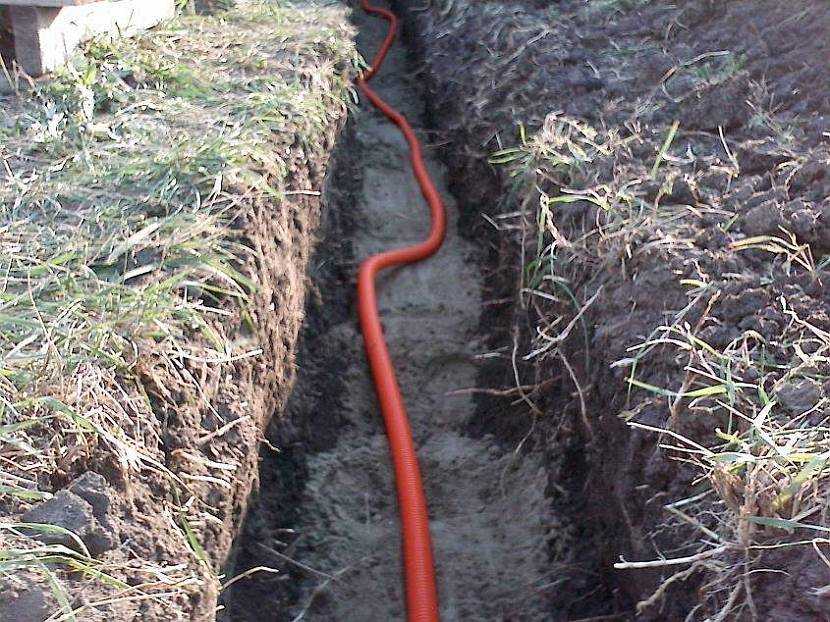 Виды труб пнд для кабеля в земле – какие лучше использовать и как укладывать