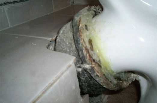 Как избавиться от запаха в туалете в квартире от канализации народными средствами
