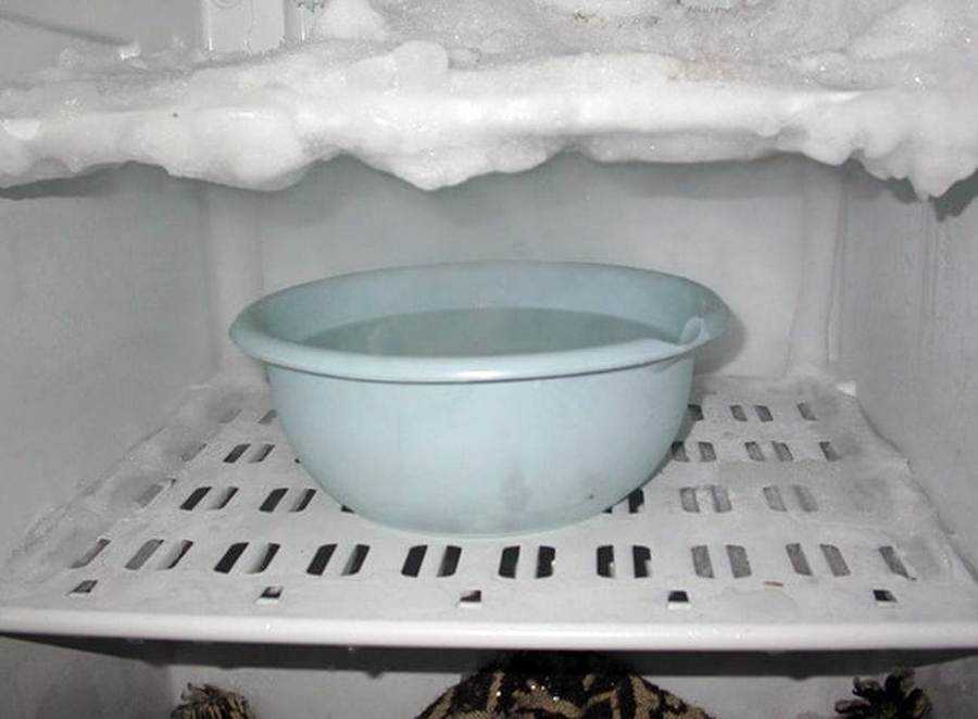 Как быстро разморозить холодильник: инструкция по правильной разморозке