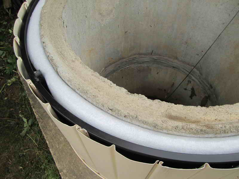 Утепление колодца из бетонных колец на зиму пенополистиролом и пенопластом