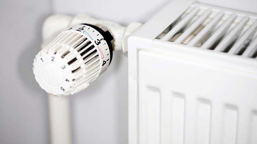 Регулятор температуры для радиатора отопления: ручной, термо-механический и электронный, правила установки и настройки