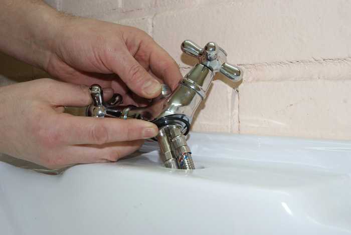 Как установить смеситель на борт ванны: пошаговая инструкция по установке