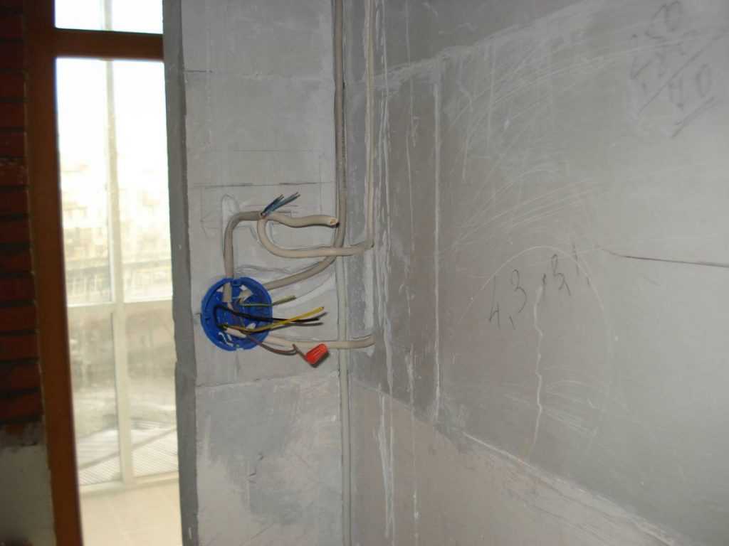 Установка розеток в бетонную стену своими руками: пошаговая инструкция