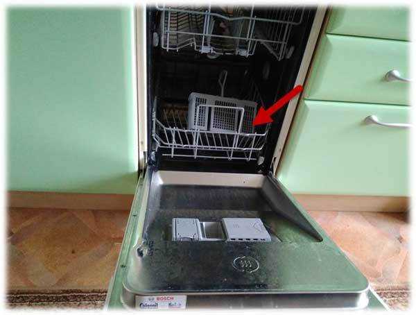 Посудомоечная машина не сливает воду и стоит вода в посудомойке: причины, устранение